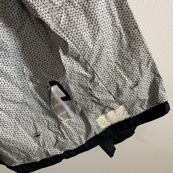 HBO GIRLS Season 3 Crew Embroidered Mountain Hardware Rain Jacket - Picture 10 of 12